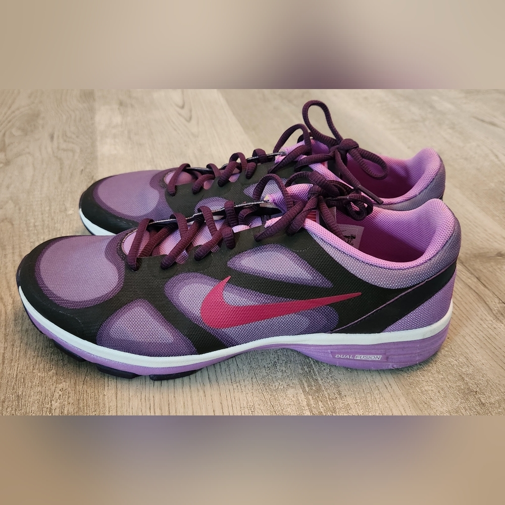 Womens Nike shoes/trainers